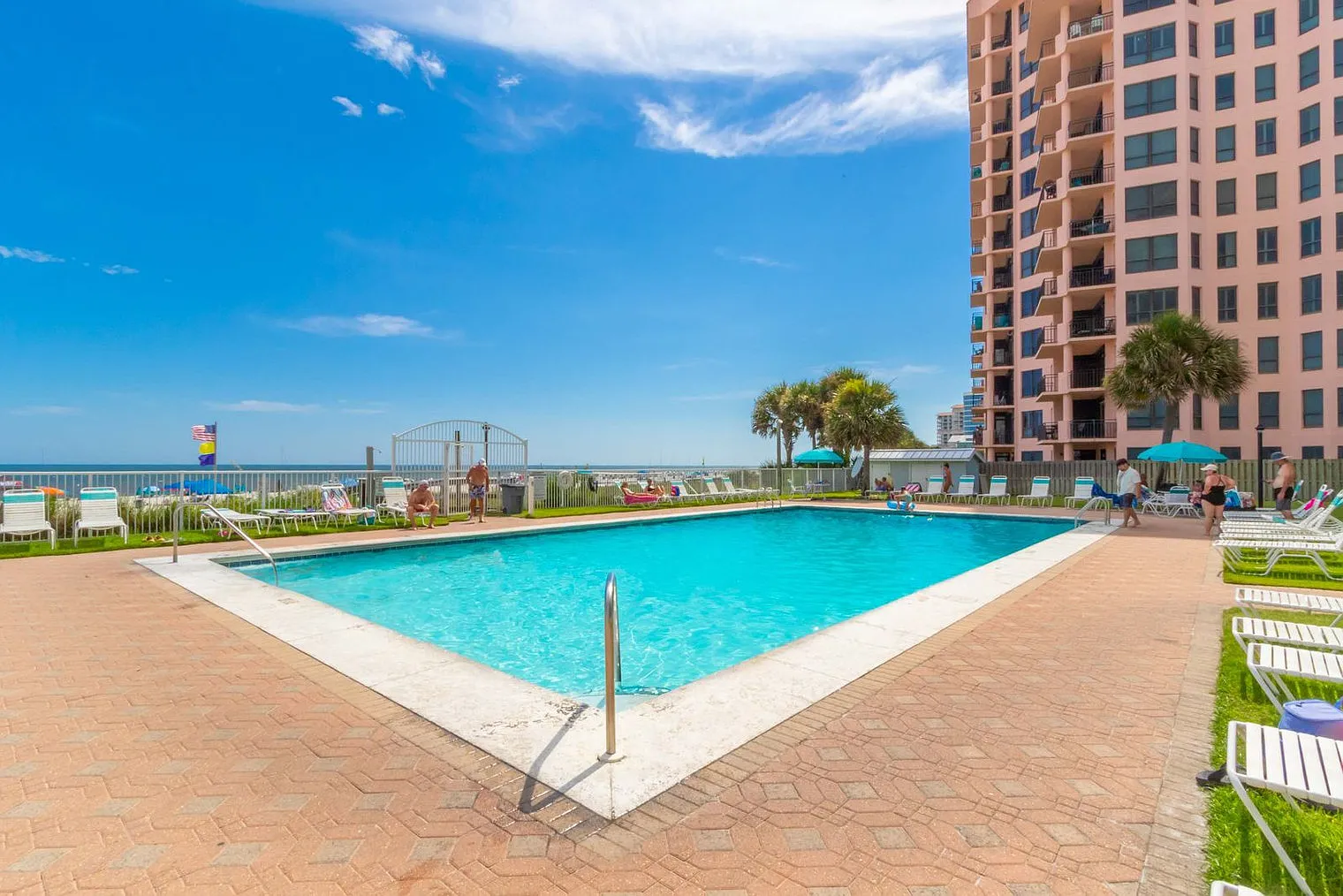 2 bed, 2.0 bath, 990 sqft, $2,935 — Photo 4