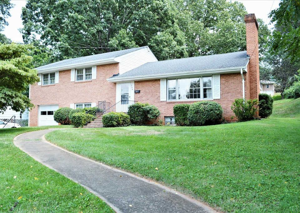 1st image of 704 Mohawk Dr