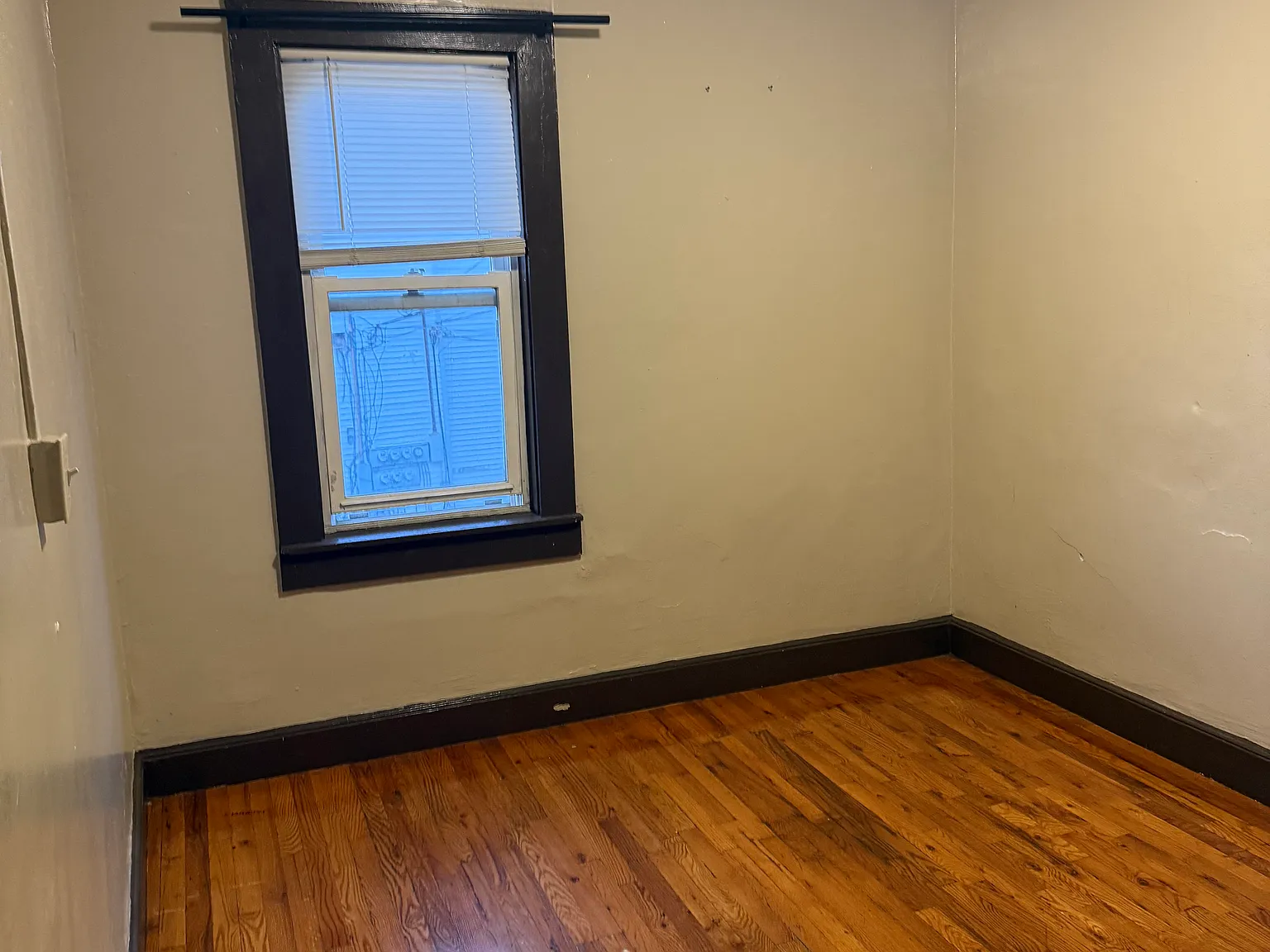 3 bed, 1200 sqft, $1,800 — Photo 3
