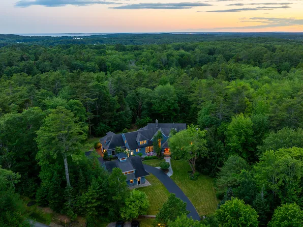 19 Tiger Lily Lane, Cape Elizabeth, ME 04107