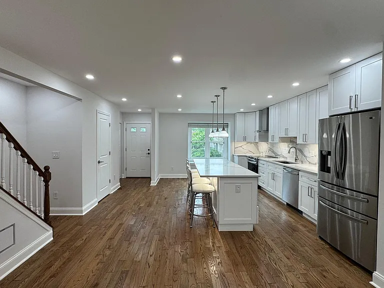 4002 Franklin Ct — Photo 4