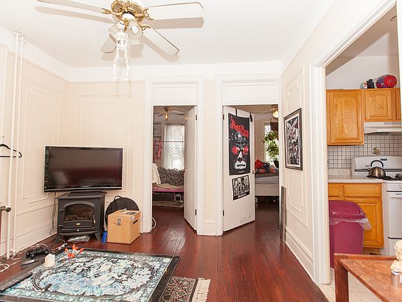 5th image of 35-12 Bradley Ave #2R