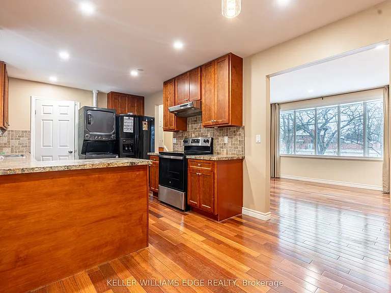 598 Mapledale Ave — Photo 16
