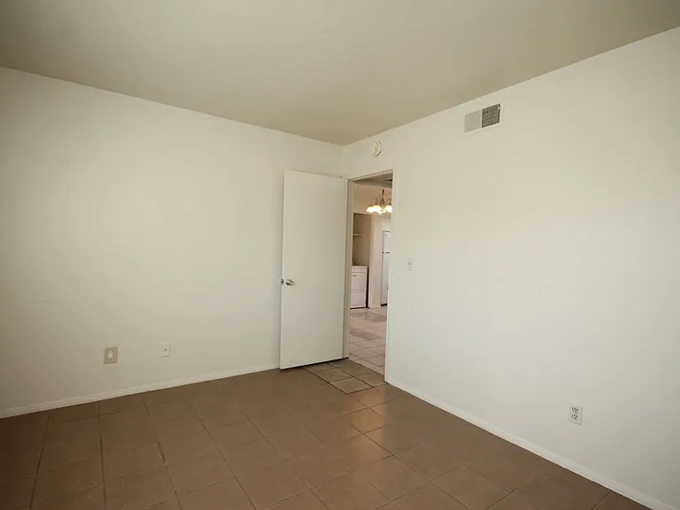 10815 N 15th Ln — Photo 15
