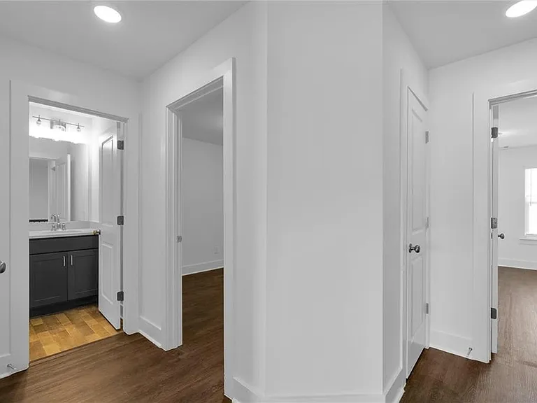 6433 Scudders Dr — Photo 19