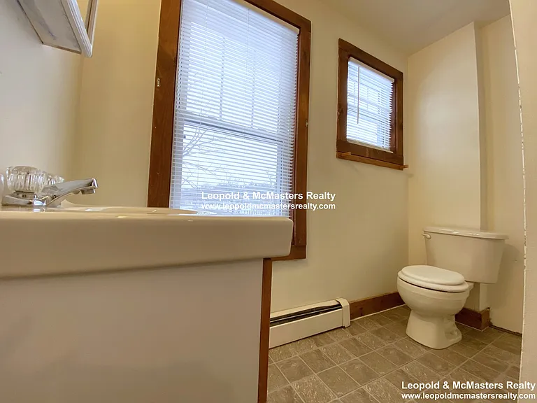 15 Sanborn St #15 — Photo 9