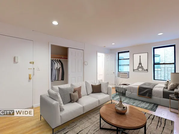 30 Charlton Street image 1 of 12