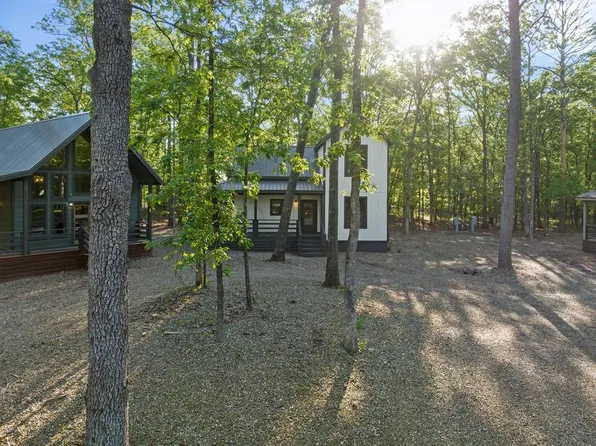 203 Infinity Pines Dr, Broken Bow, OK 74728