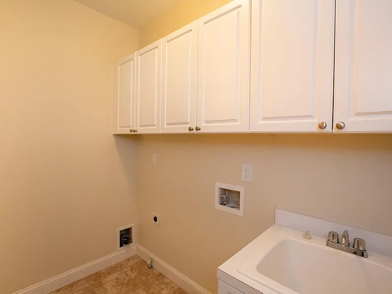 653 Lockton Pl — Photo 48