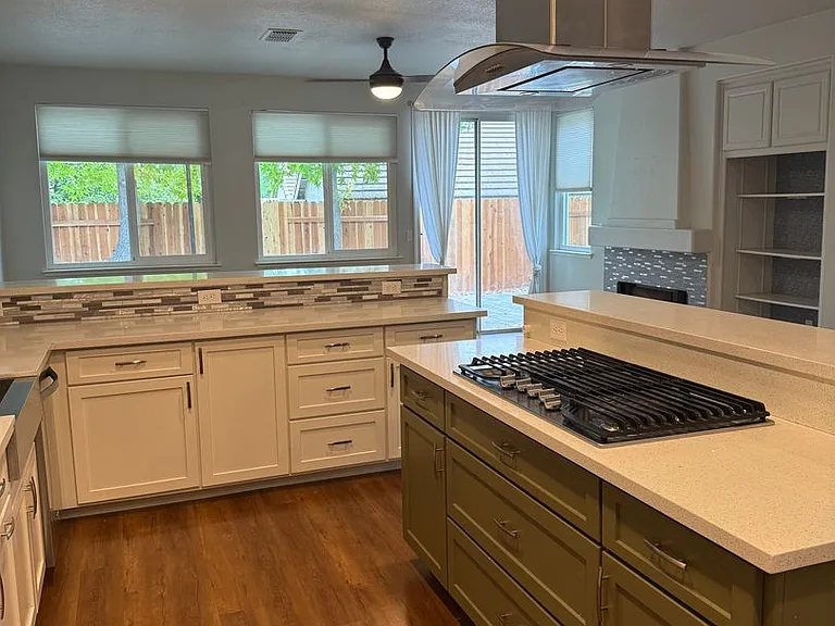 108 Robinson Ct — Photo 16