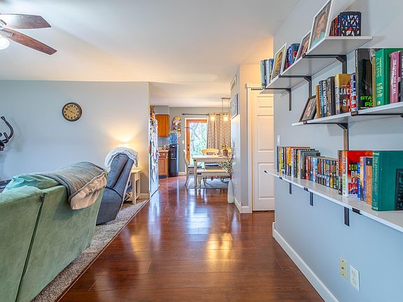 3rd image of 112 W Carrie Ave