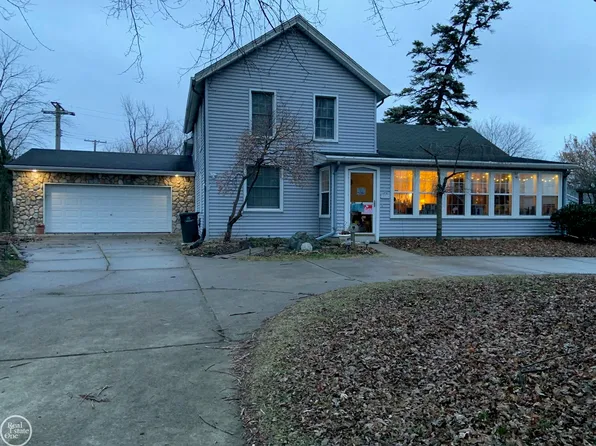 22229 E Twelve Mile Rd, Saint Clair Shores, MI 48081