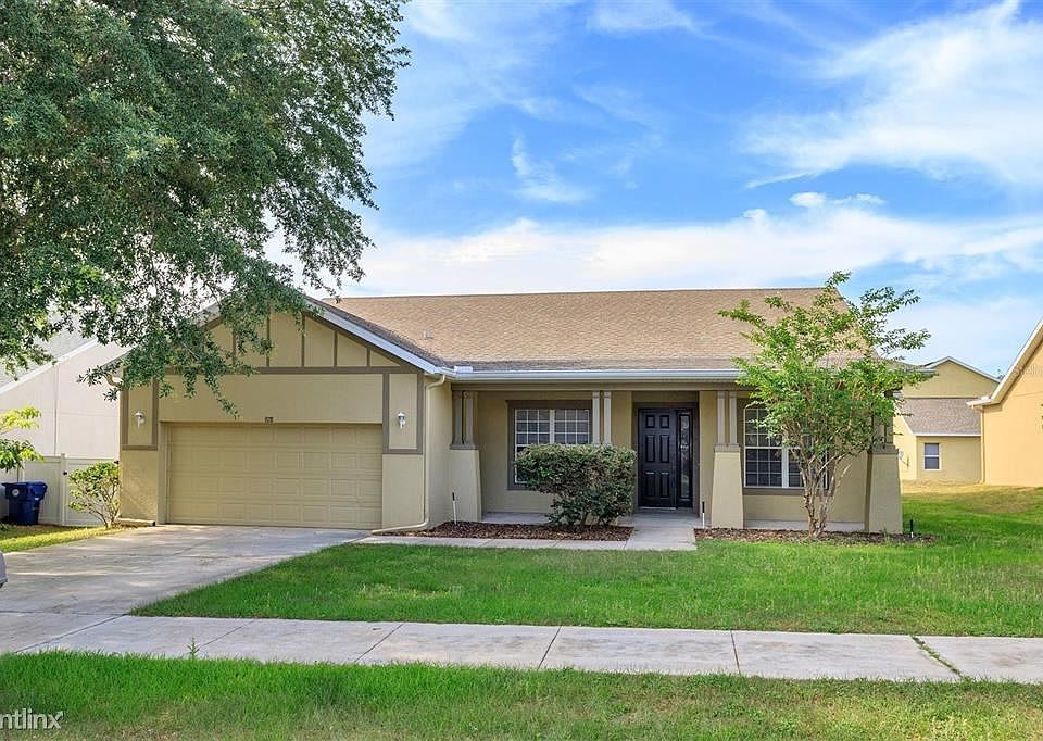 1st image of 928 Black Oak Way