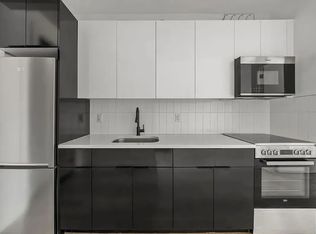 35 Oakland Pl #3L, Brooklyn, NY 11226
