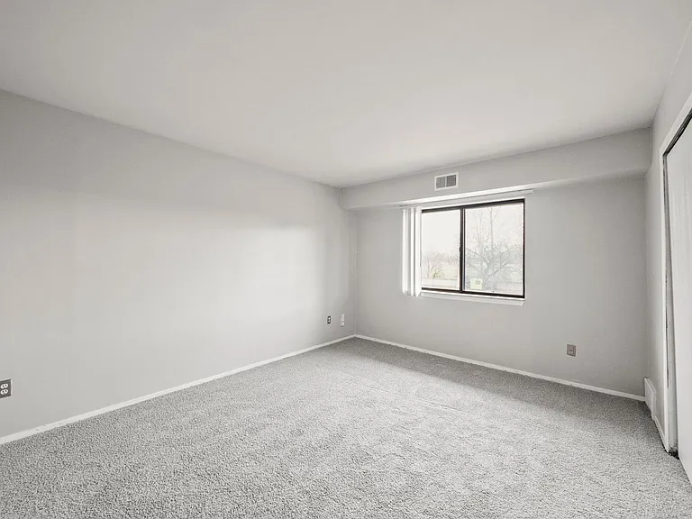 Glenwood Apartments — Photo 8