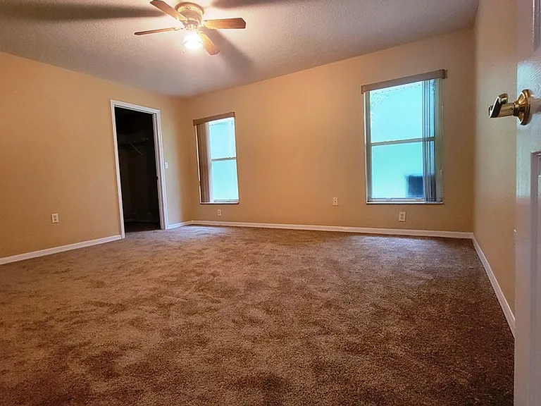 732 Sinclair Ter — Photo 9