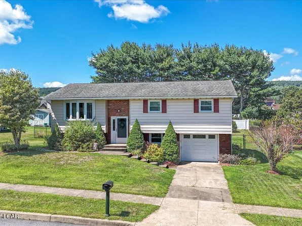 306 Cardinal Dr, Larksville, PA 18704