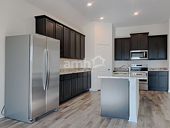 4th image of 1213 Breanna Ln