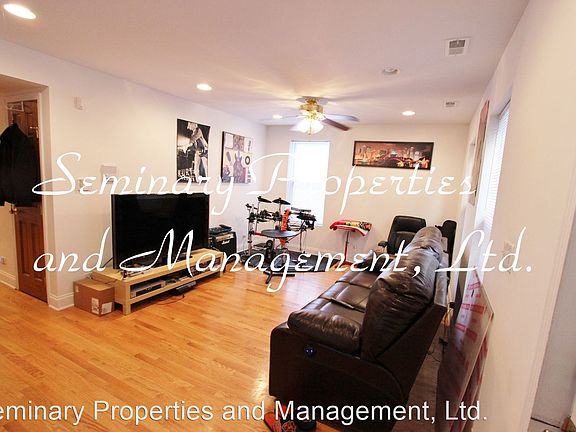 2nd image of 1821 N Sheffield Ave #10449726