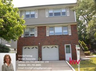 382 Mayer Ct #1, Ridgefield, NJ 07657