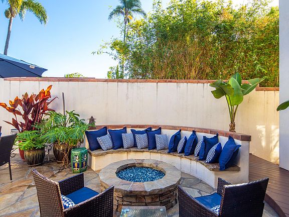 Sitting area surrounding fireplace