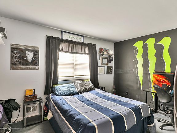 2nd image of 1055 Lucy Ln