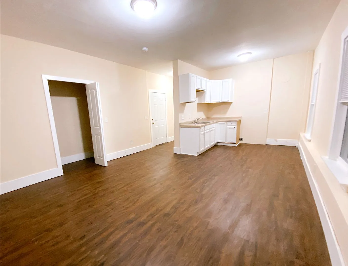 730 Brown Street — Photo 2