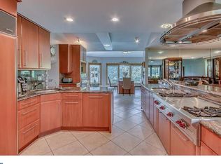 935 Cardinal Ln, Huntingdon Valley, PA 19006