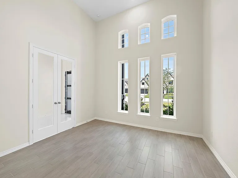 9806 Oakwood Trl — Photo 4