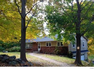 8 Old Middle Rd, Brookfield, CT 06804