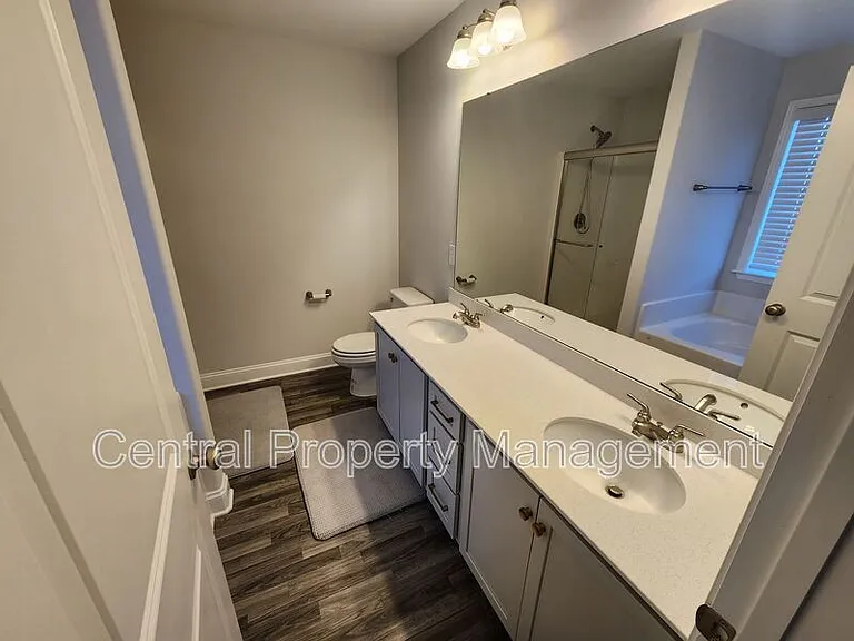 512 Dottie Ct — Photo 19