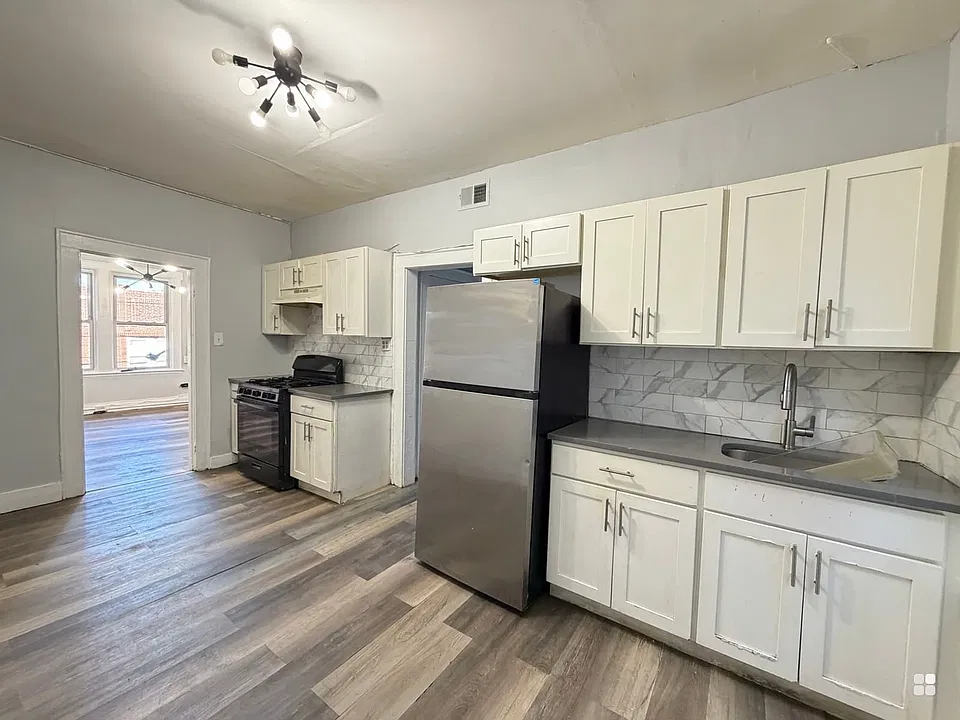 158 Maple Ave #1L