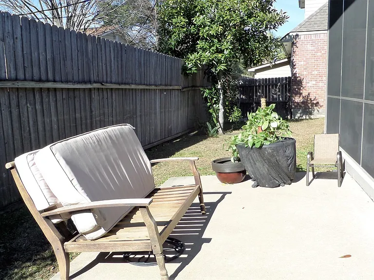 10854 Woodland Oaks Dr — Photo 18