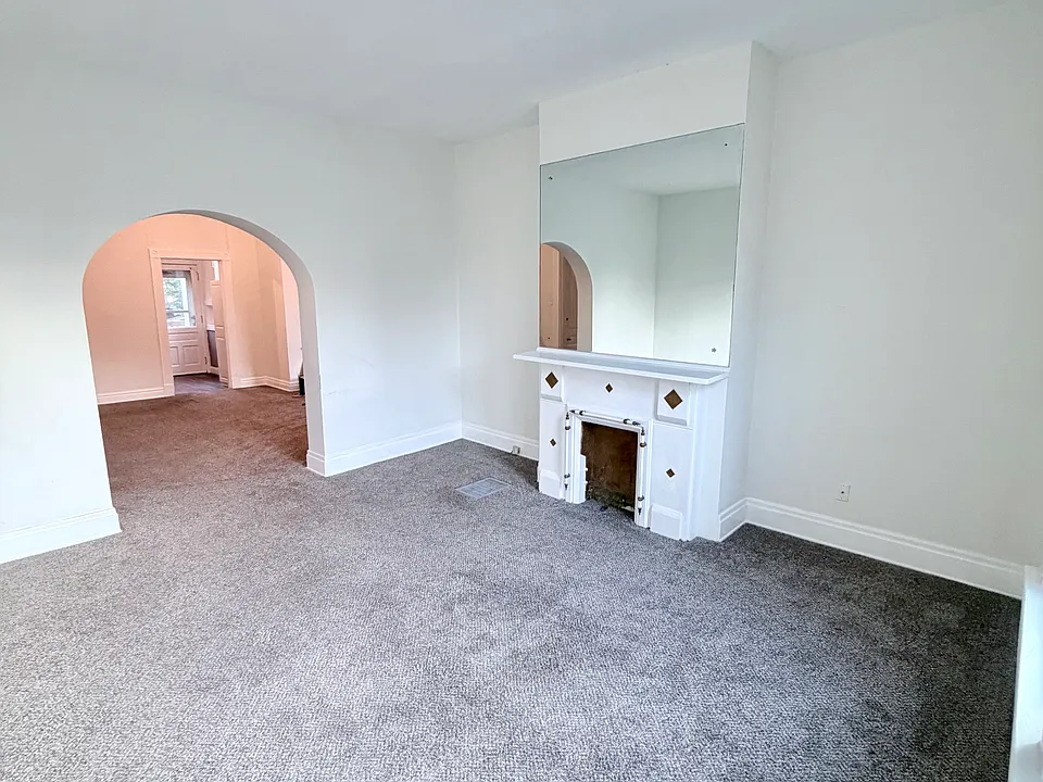 4132 Forest Ave #1