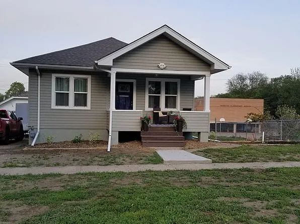 614 Pine St, Yankton, SD 57078