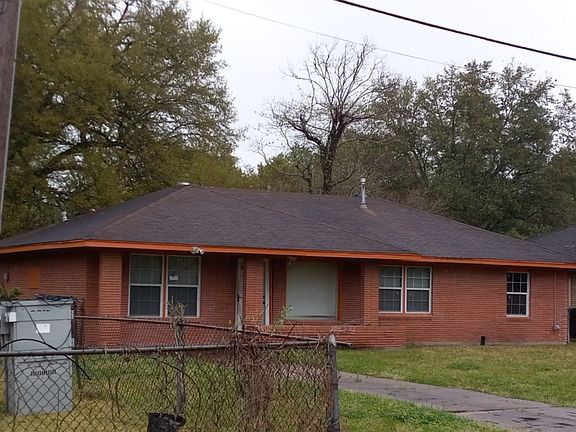 3rd image of 9606 Crestview Dr