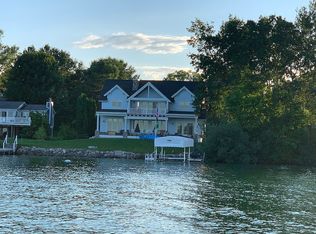 11724 Clearview Dr, Williamsburg, MI 49690