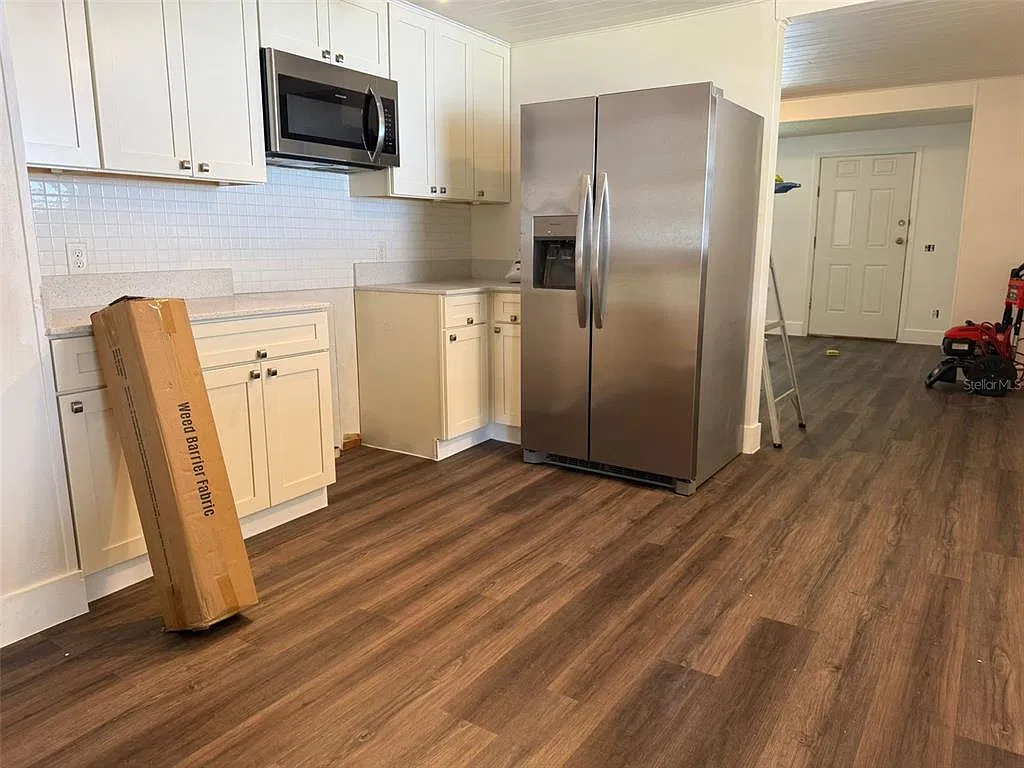 2 bed, 1.0 bath, 891 sqft, $2,200 — Photo 3