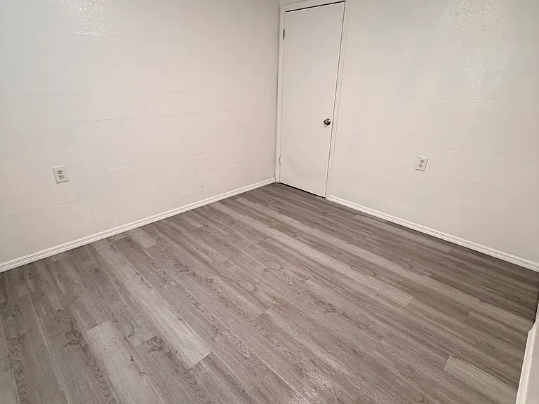 301 SW 3rd Ter #301 — Photo 7