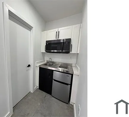 5541 NW Miami Ct #3 — Photo 2