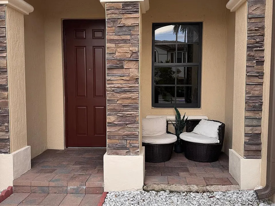 3375 W 90th Ter