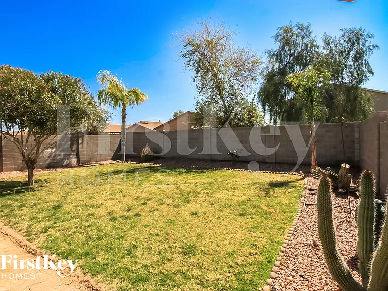 991 E Desert Moon Trl — Photo 14
