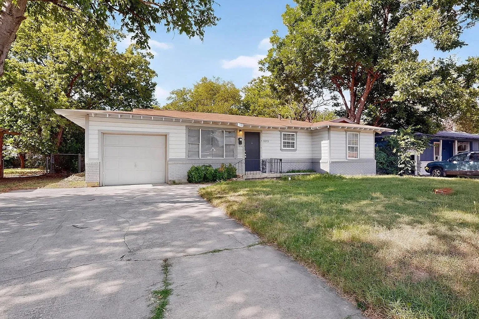 3 bed, 1000 sqft, $1,695 — Photo 2