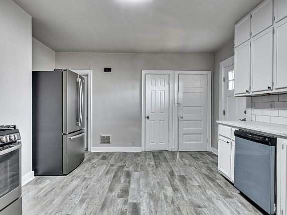 5th image of 539 Park Ave #1