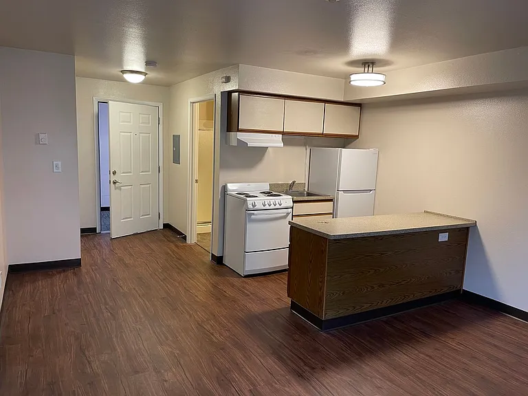 Hill House Apartments — Photo 5
