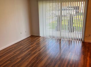 800 College Park Dr APT 1, Coraopolis, PA 15108
