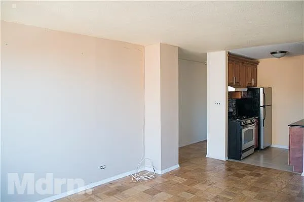 Rented by Mdrn Residential | media 15