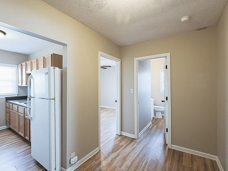 3426 Starr St #B — Photo 5