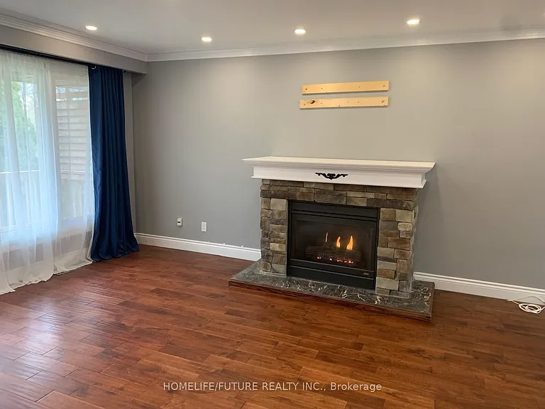 316 Walmer Rd — Photo 5
