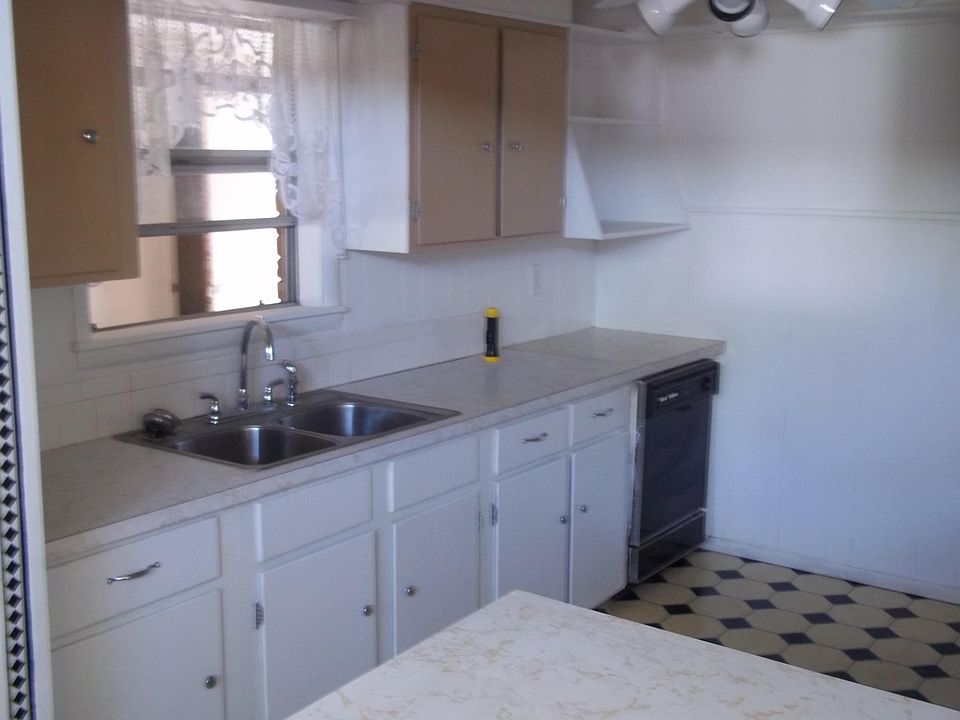 2nd image of 4807 Gautier St